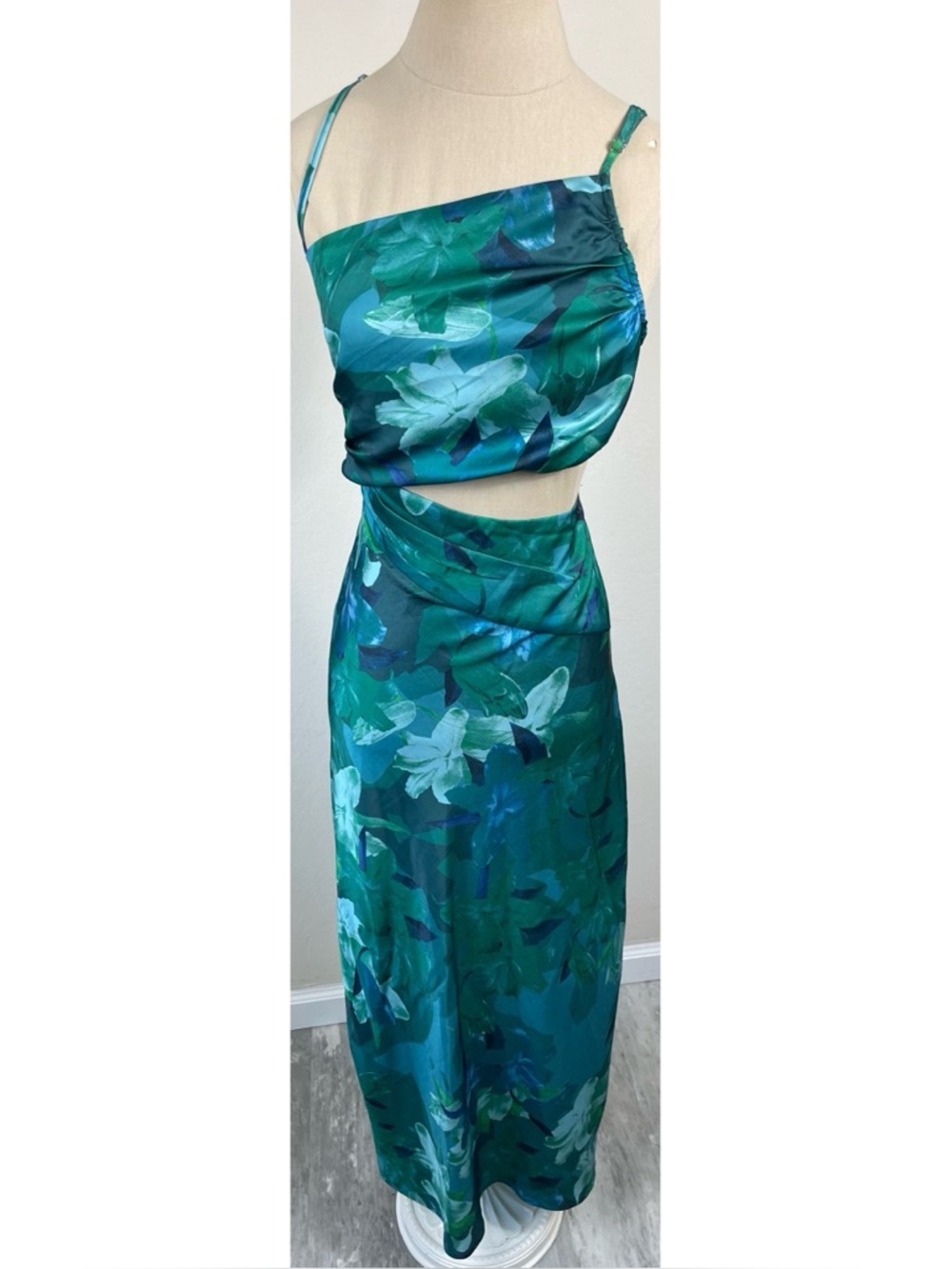 Hello Molly Count It In Midi Green Cutout Dress